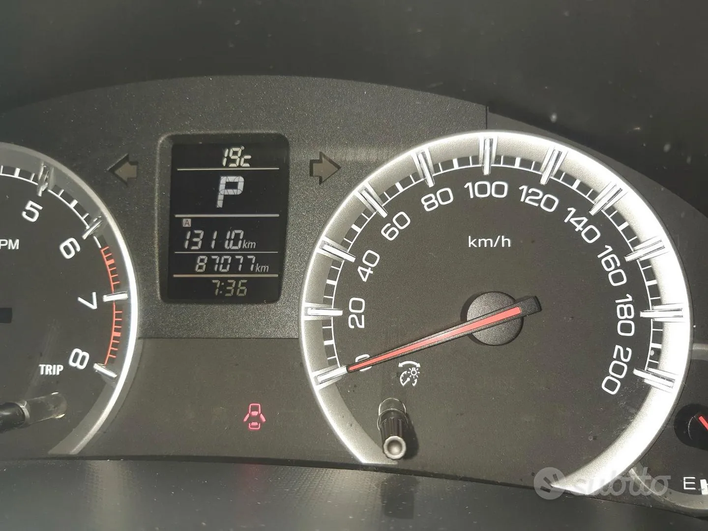 Suzuki Swift 2010 photo 3