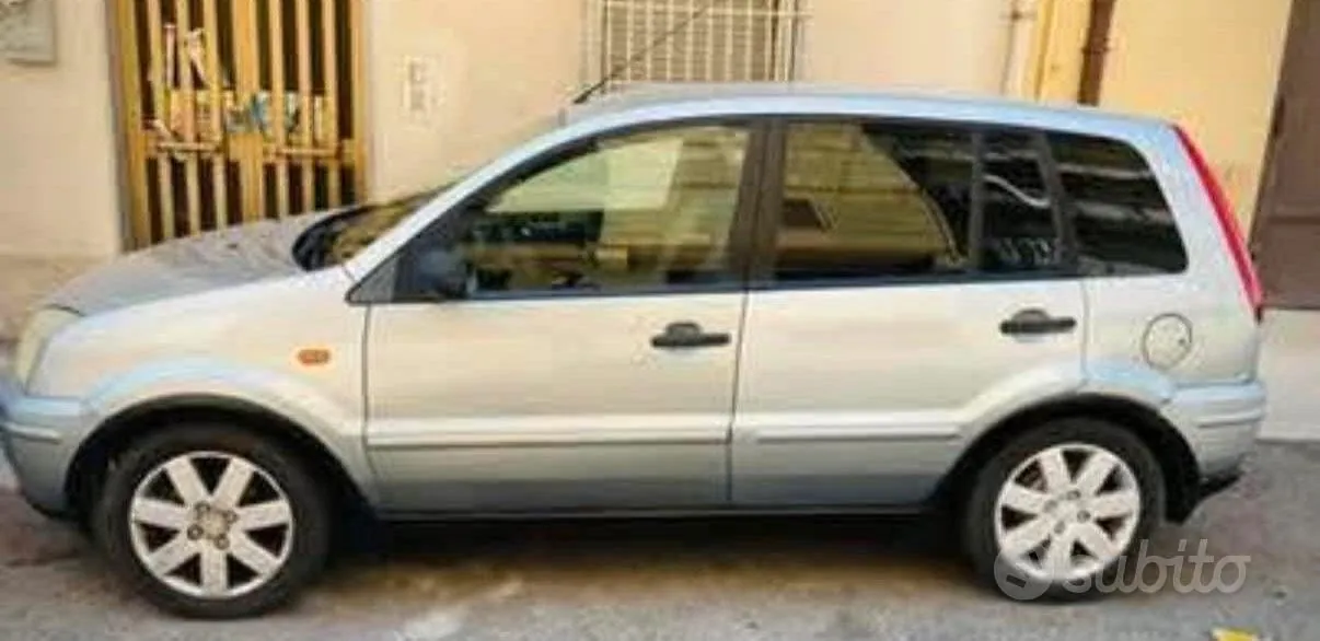 Ford Fusion 2006 photo 2