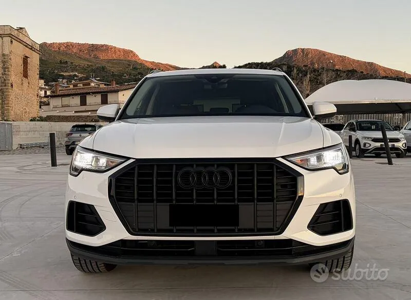 Audi Q3 2021 photo 2
