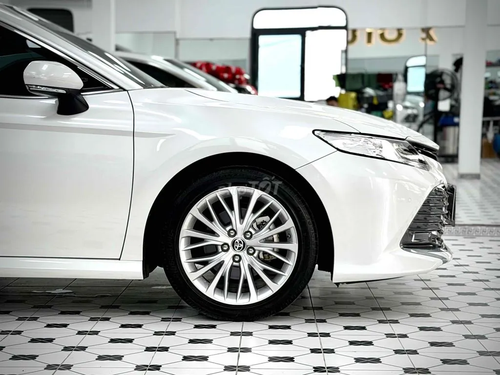 Toyota Camry 2021 photo 3