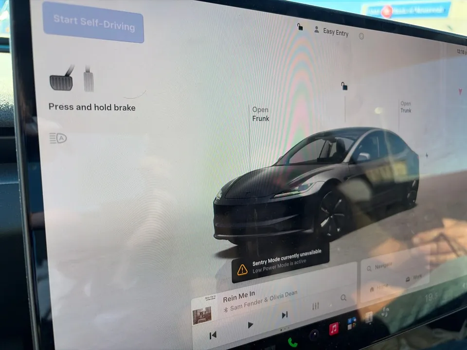 Tesla Model 3 2026 photo 3