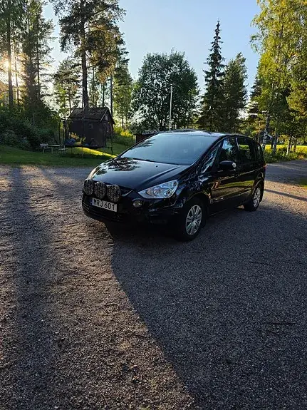 Ford S-Max 2011 photo 2