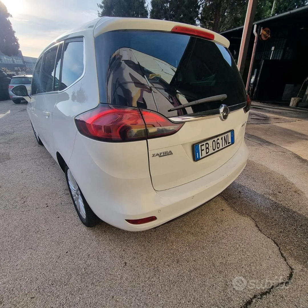 Opel Zafira 2015 photo 3