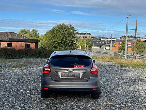 Ford Focus 2012 photo 5