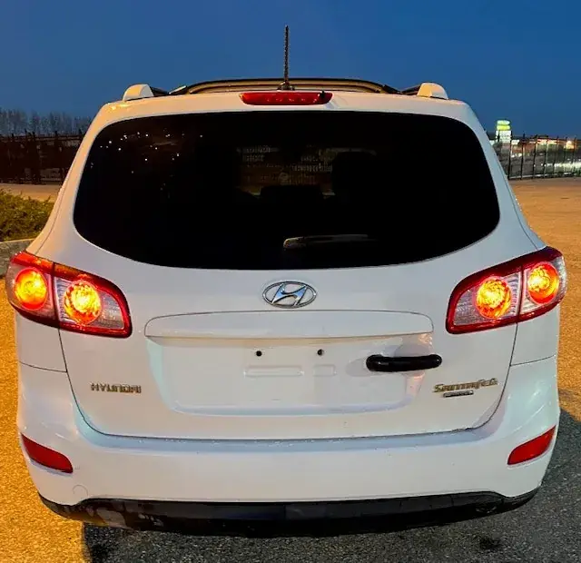 Hyundai Santa Fe 2010 photo 4