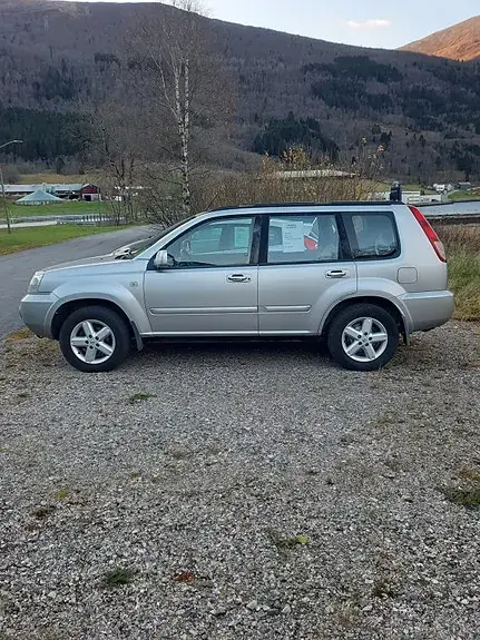 Nissan X-Trail 2003 photo 3