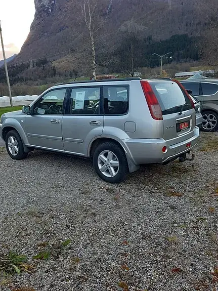 Nissan X-Trail 2003 photo 4