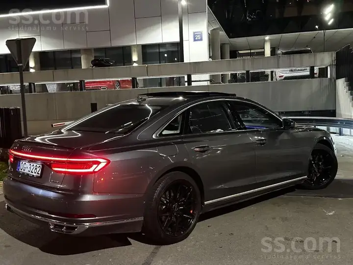 Audi A8 2018 photo 4