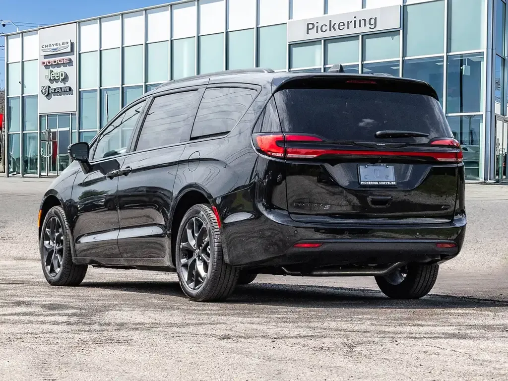 Chrysler Pacifica 2026 photo 5