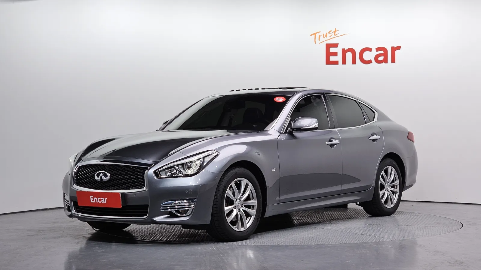 Infiniti Q70