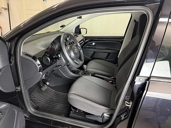 Volkswagen Up 2014 photo 5
