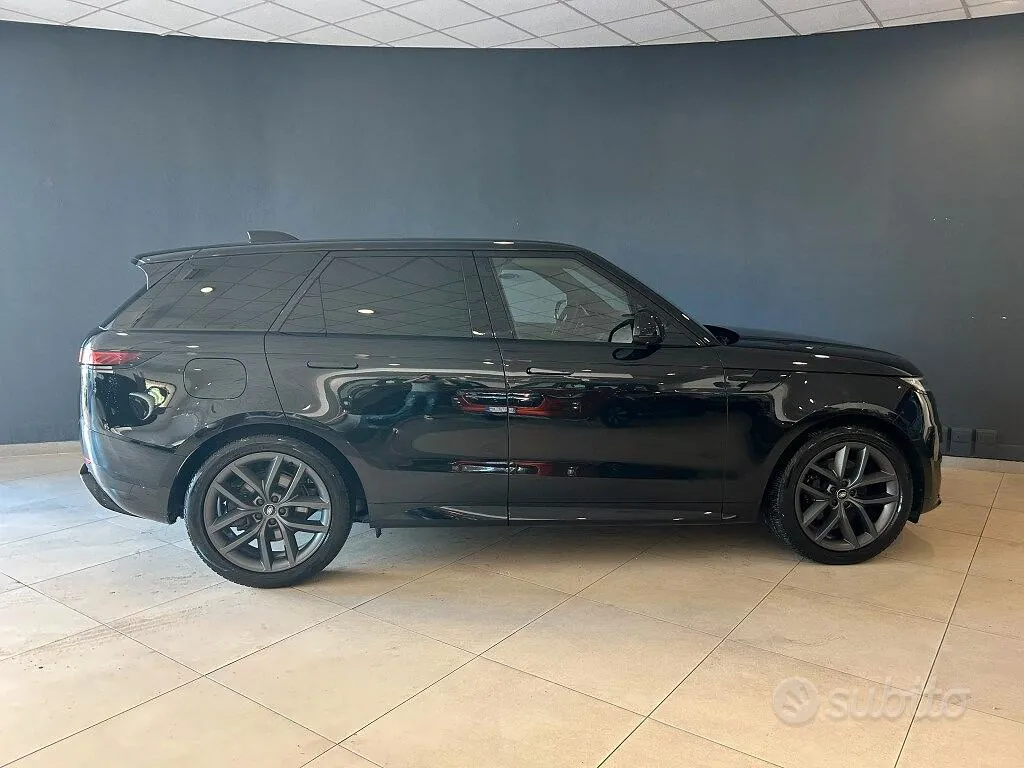 Land Rover Range Rover Sport 2024 photo 3