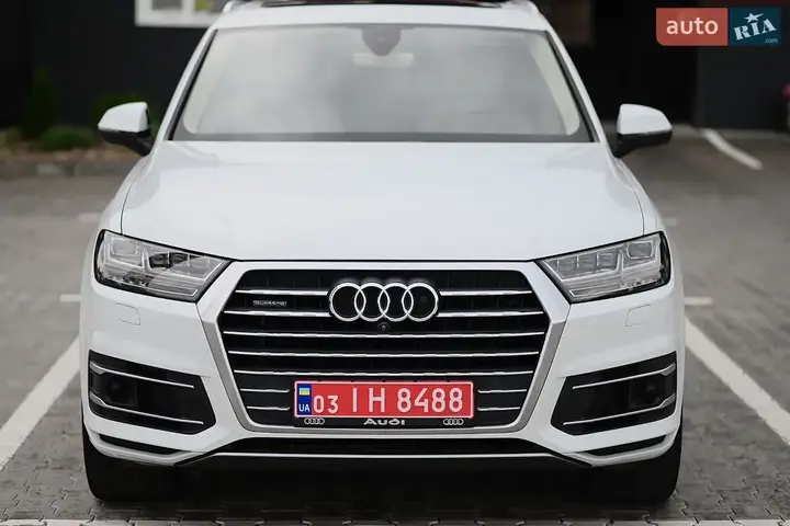 Audi Q7 2015 photo 2