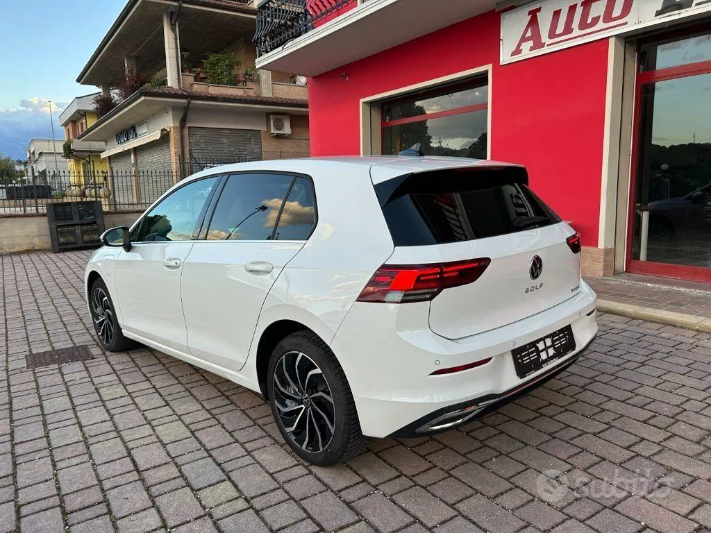 Volkswagen Golf 2022 photo 4