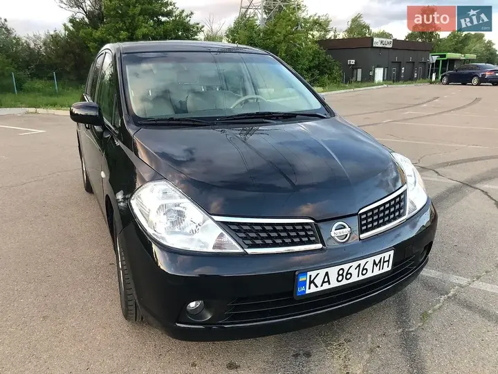 Nissan Tiida 2008 photo 2