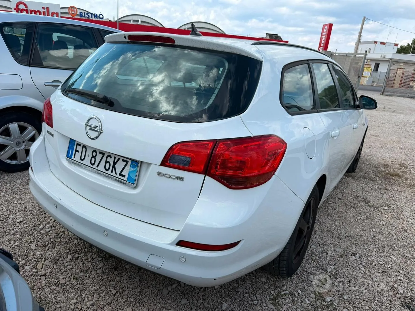 Opel Astra 2012 photo 4