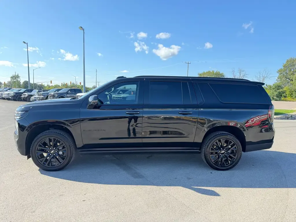 Chevrolet Suburban 2025 photo 4