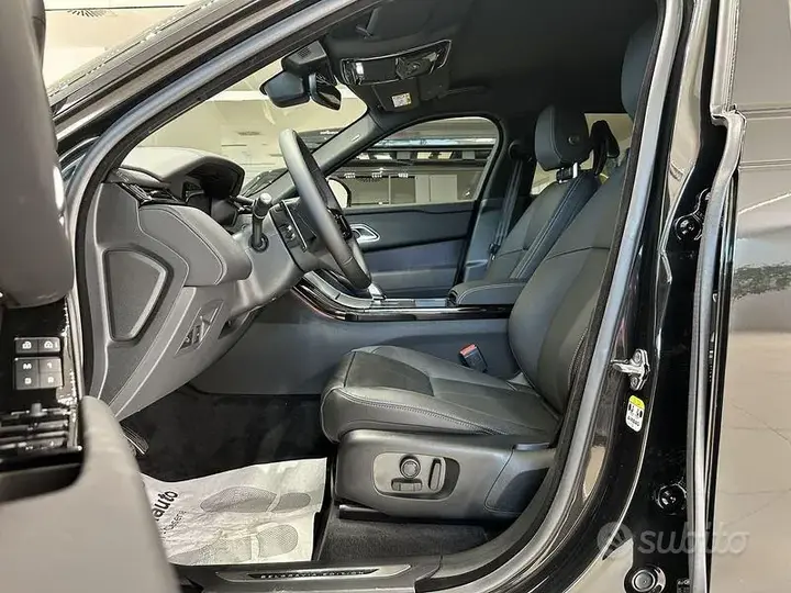 Land Rover Velar 2026 photo 4