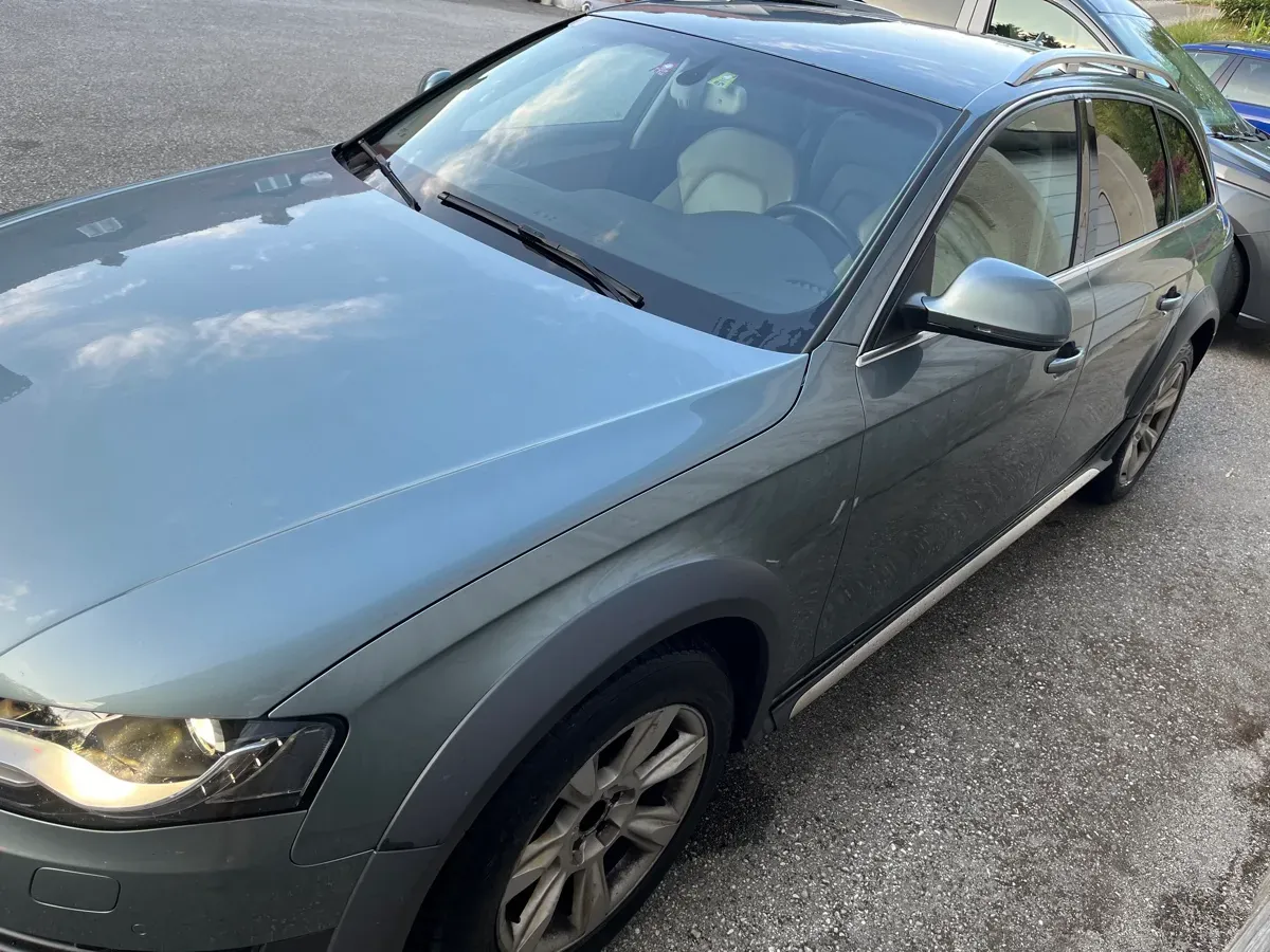 Audi A4 Allroad 2010 photo 2