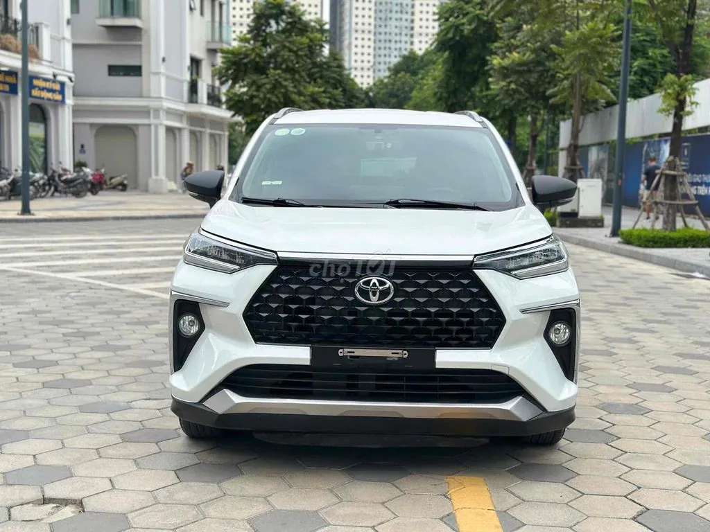 Toyota Veloz Cross