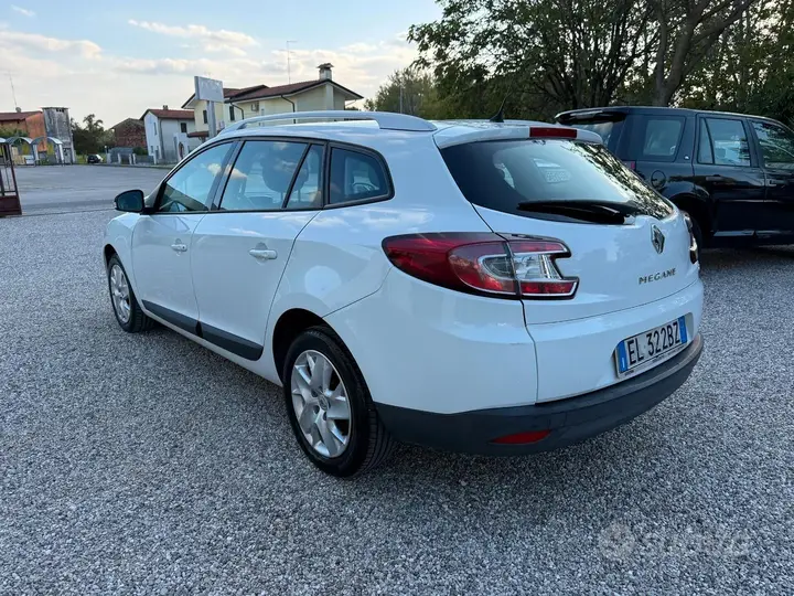 Renault Megane 2011 photo 5
