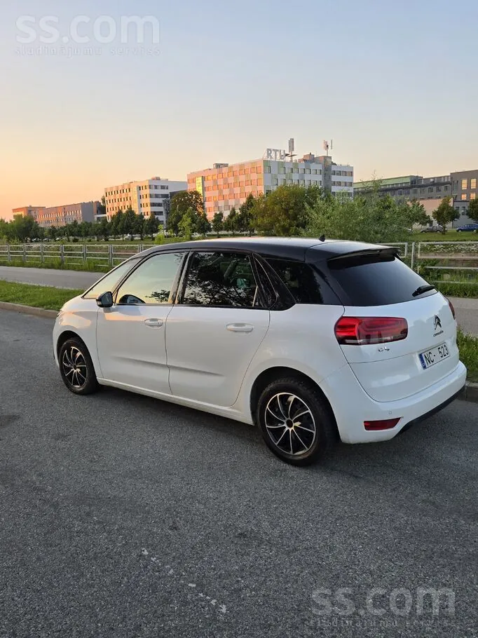 Citroen C4 Picasso 2017 photo 2