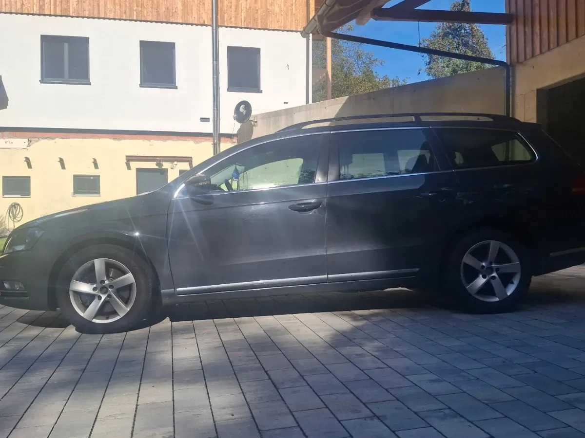 Volkswagen Passat 2012 photo 3