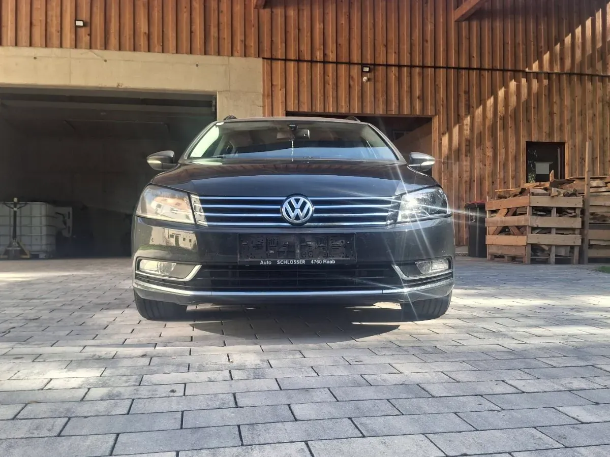 Volkswagen Passat 2012 photo 2