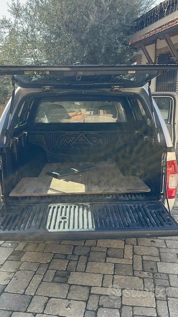 Isuzu D-Max 2004 photo 3