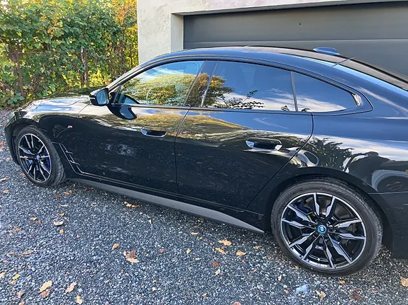 BMW I4 2023 photo 2
