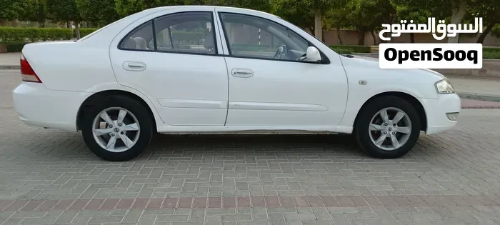 Nissan Sunny 2012 photo 4