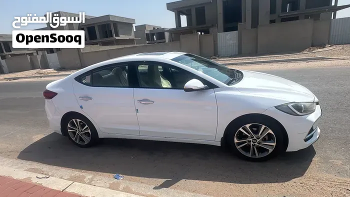 Hyundai Elantra 2019 photo 2