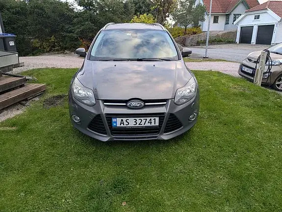Ford Focus 2012 photo 2