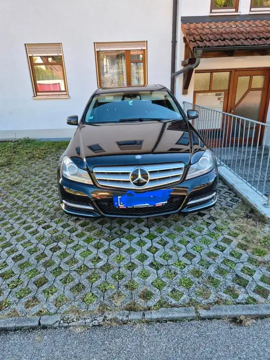 Mercedes-Benz C220
