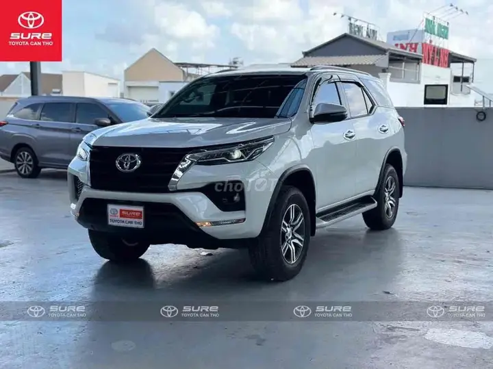 Toyota Fortuner 2022 photo 2