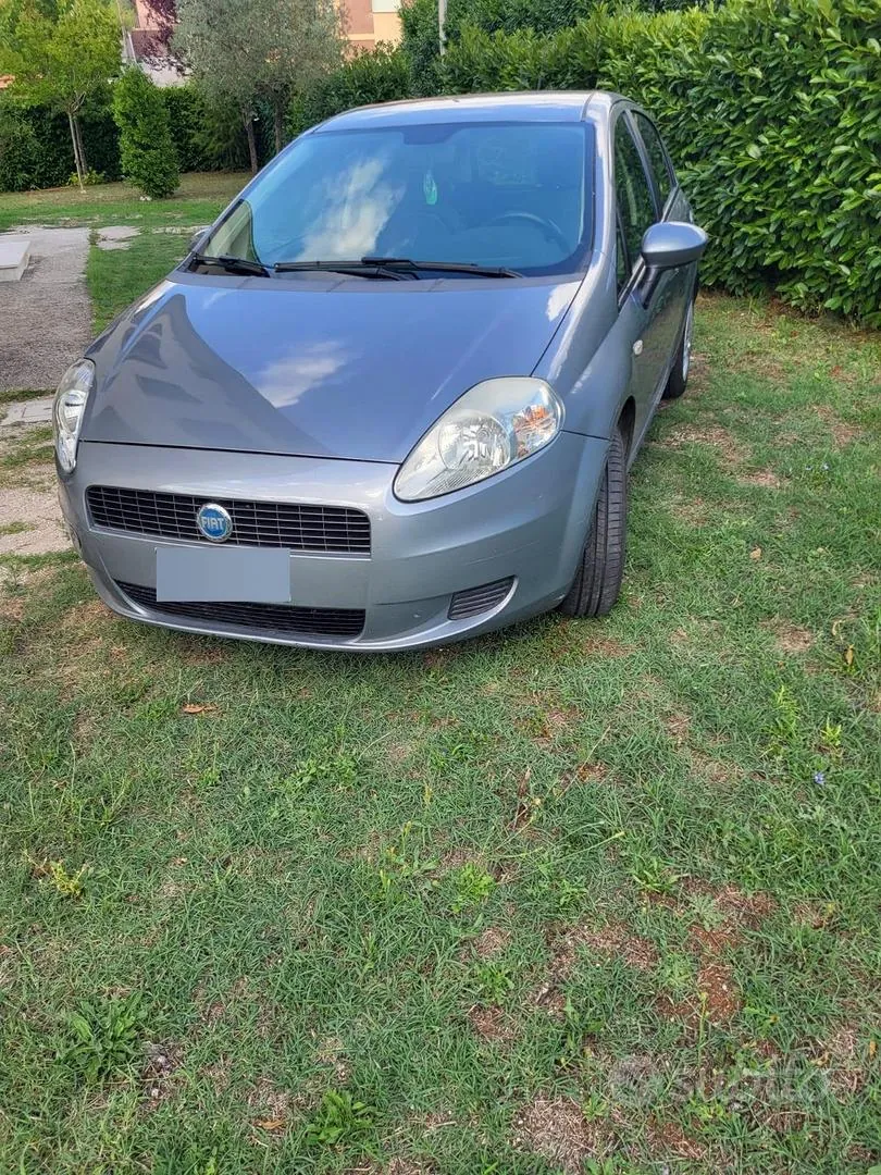 Fiat Grande Punto 2007 photo 2