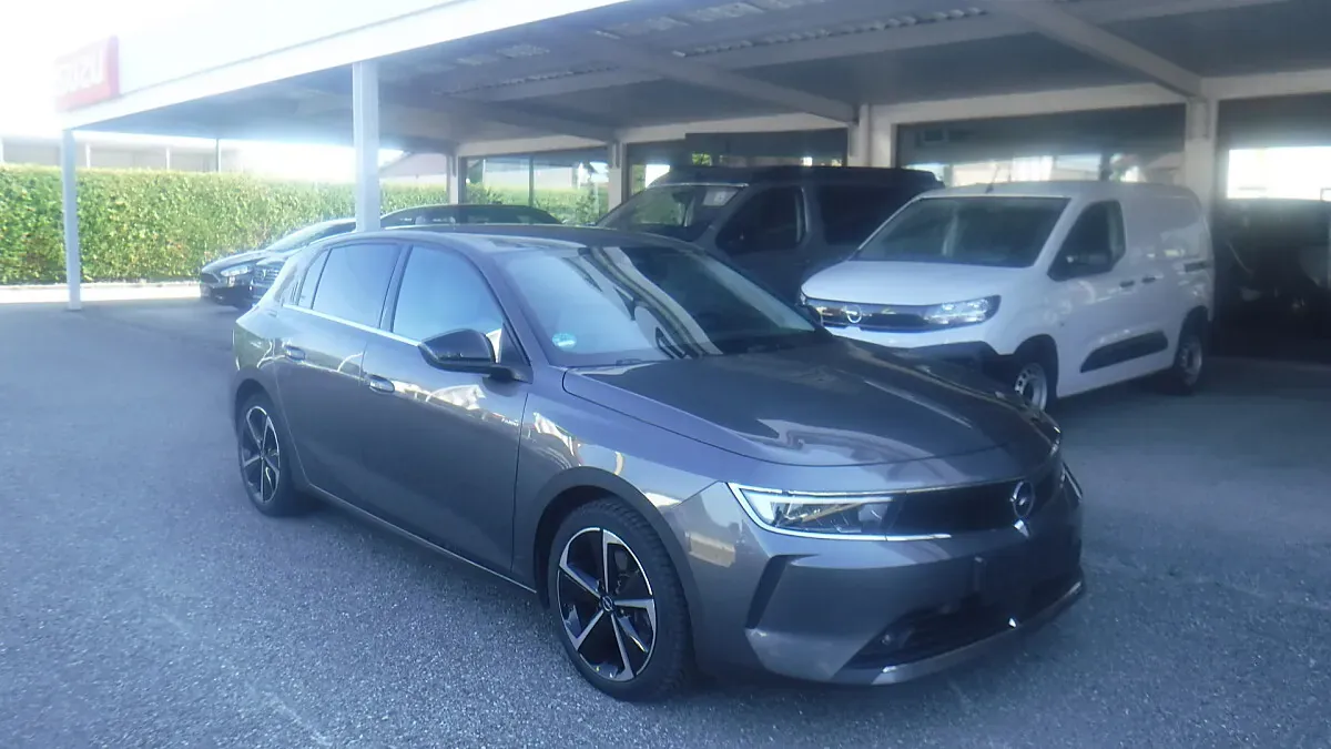 Opel Astra 2023 photo 3