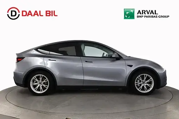 Tesla Model Y 2023 photo 5