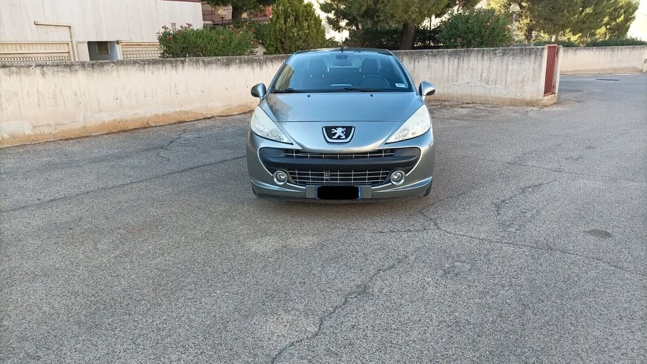Peugeot 207 2008 photo 2