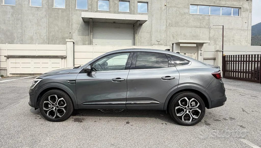 Renault Arkana 2023 photo 2