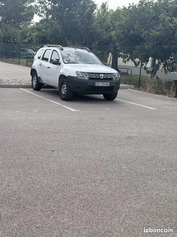 Dacia Duster 2016 photo 2