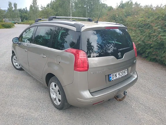 Peugeot 5008 2012 photo 3