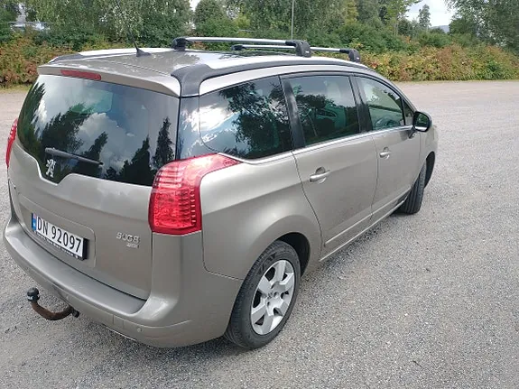 Peugeot 5008 2012 photo 4