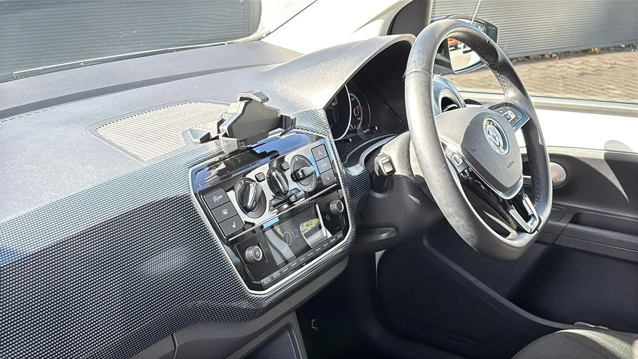 Volkswagen Up 2023 photo 3