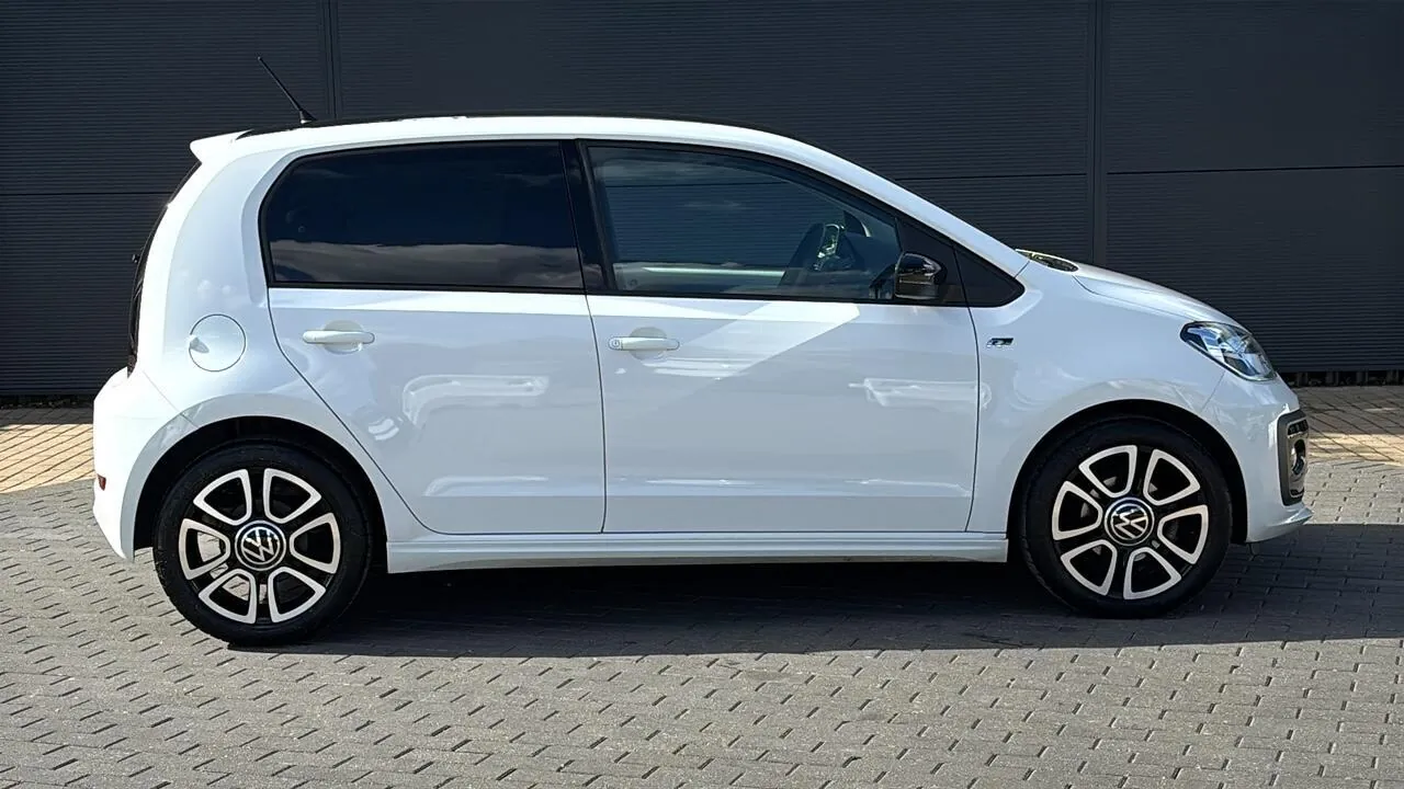 Volkswagen Up 2023 photo 5