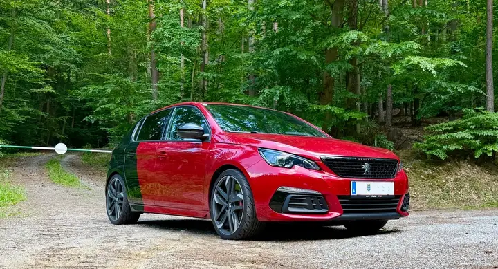 Peugeot 308 2018 photo 2