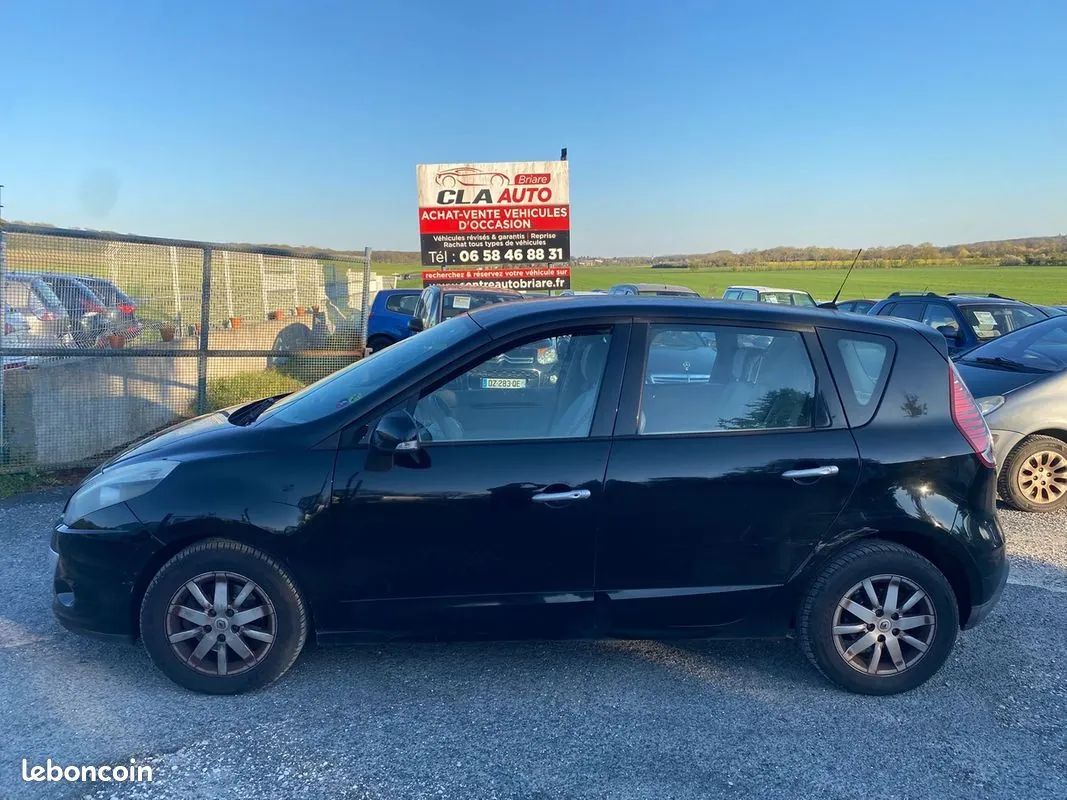 Renault Scenic 2012 photo 2