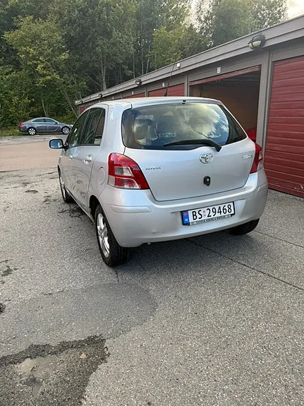 Toyota Yaris 2011 photo 4