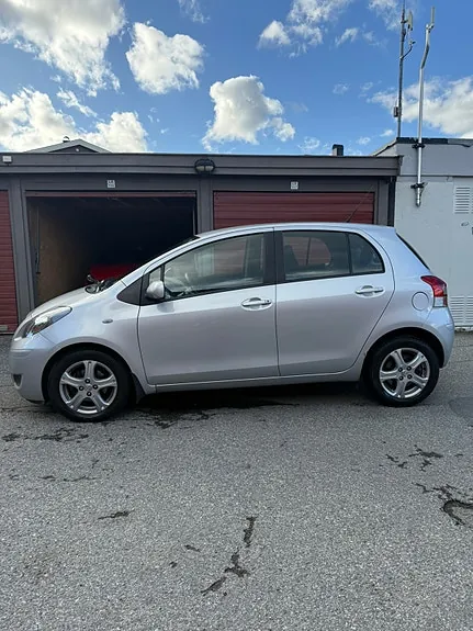Toyota Yaris 2011 photo 3