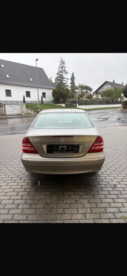 Mercedes-Benz C200
